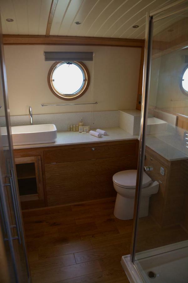 Hotel Tagus Marina Lisbona Esterno foto